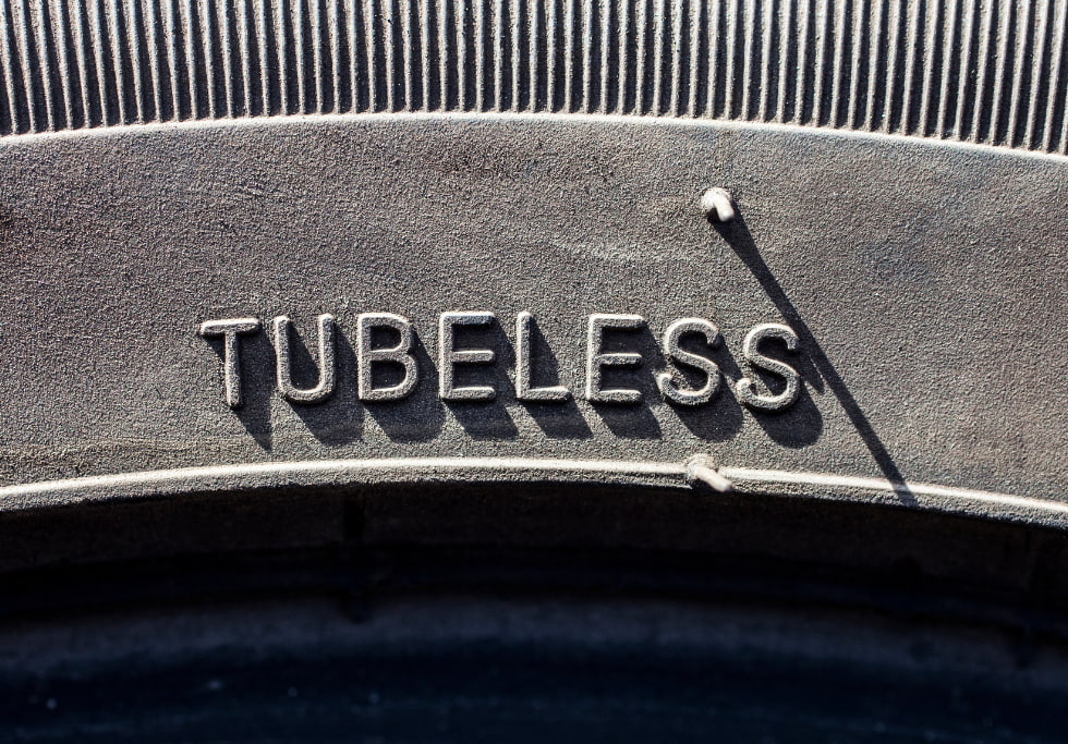 pneu moto tubeless ou tubetype